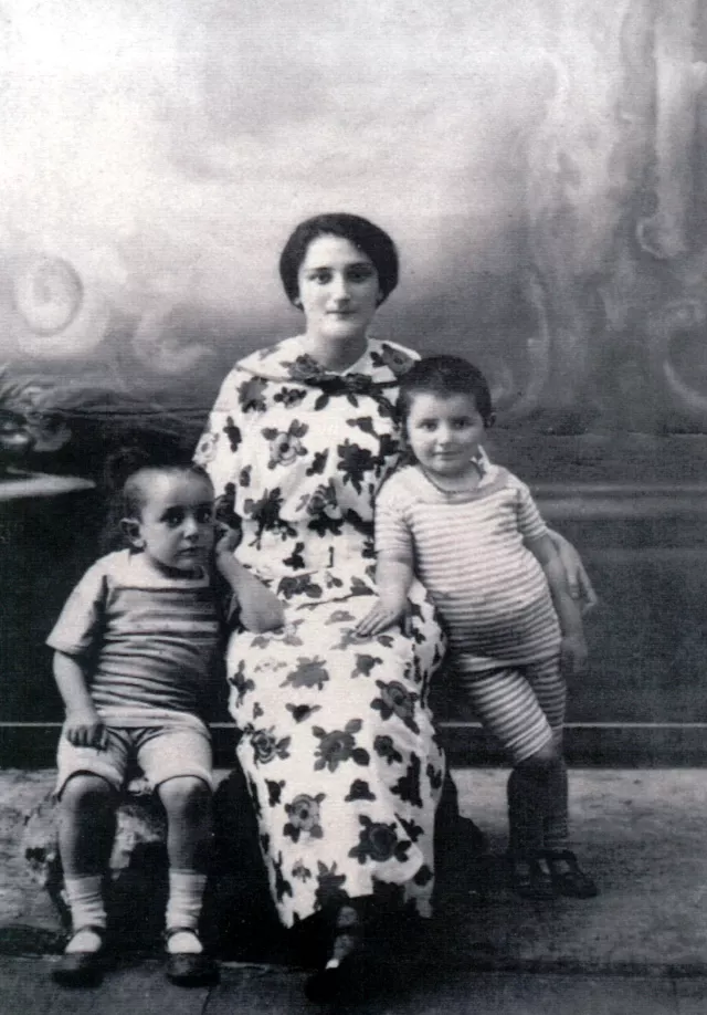 Sophia  Vollerner, Maria Tetelbaum and her son Sophia  Vollerner, Maria Tetelbaum and her son