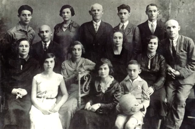 Yakov Voloshyn with his family Yakov Voloshyn with his family