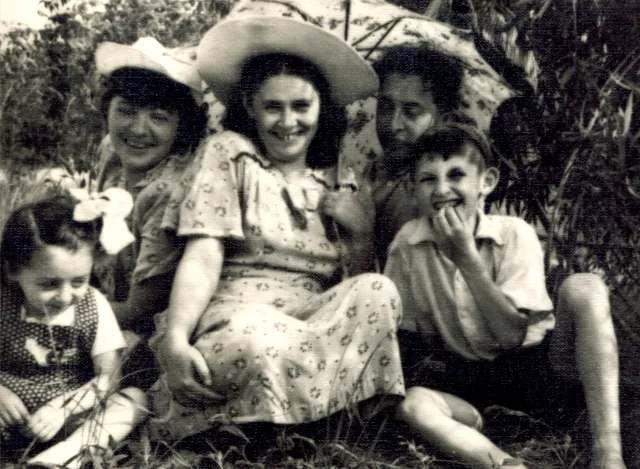 Yakov Voloshyn's family and relatives Yakov Voloshyn's family and relatives