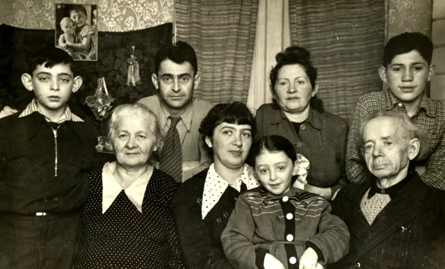 Yakov Voloshyn with his family Yakov Voloshyn with his family