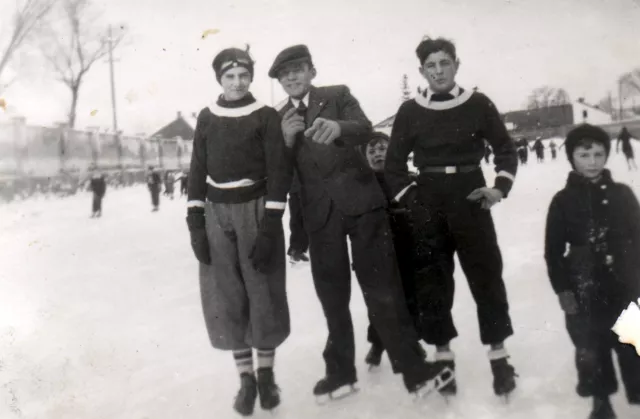 Hashomer Hatzair members