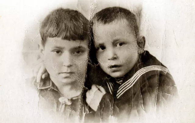 Irina Voinova's bother and sister Mikhail Aizman and Eugenia Govorkova