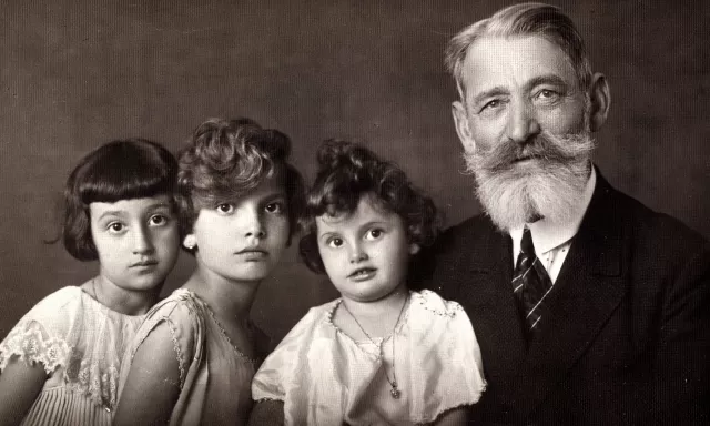 Bence Miklósné kislányként rokonokkal