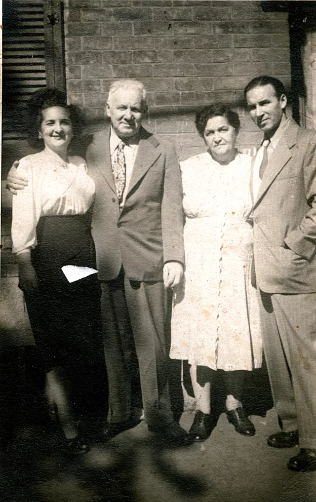 Raissa Yasvoina's uncle's Isaak Minkovskiy family Raissa Yasvoina's uncle's Isaak Minkovskiy family