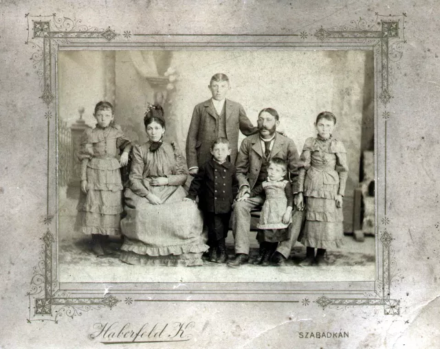 Mor Spitzer and Marija Koh with their family