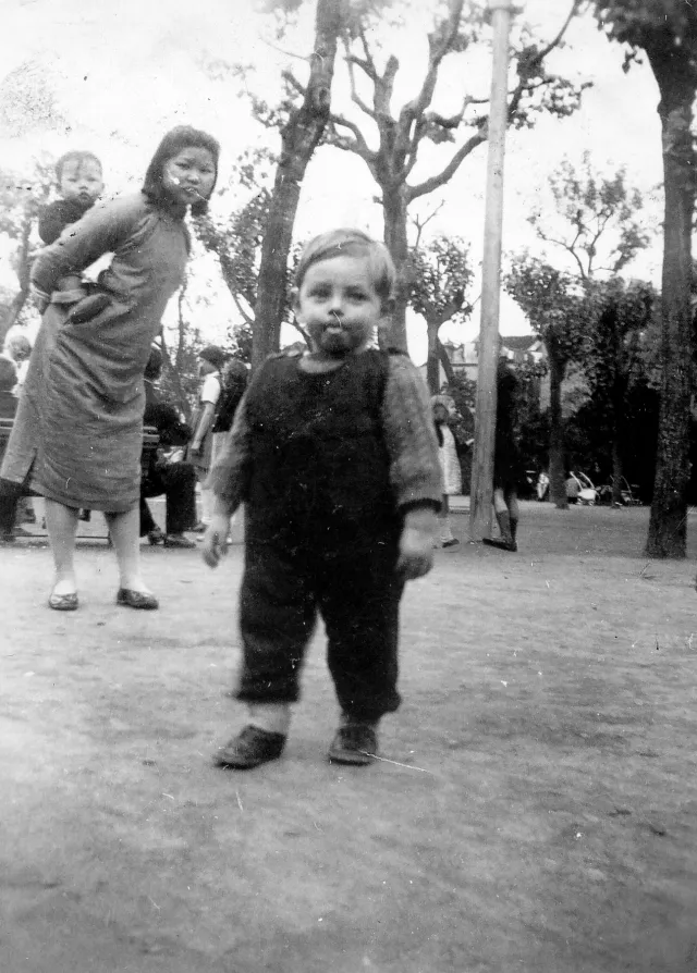 Anatoly Zauer with his Chinese nanny Anatoly Zauer with his Chinese nanny
