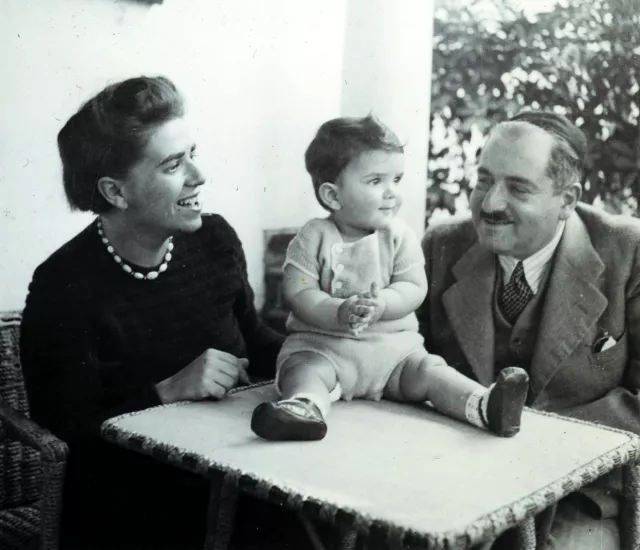 Louise und Manfred Papo mit ihrem Sohn Michael Louise und Manfred Papo mit ihrem Sohn Michael