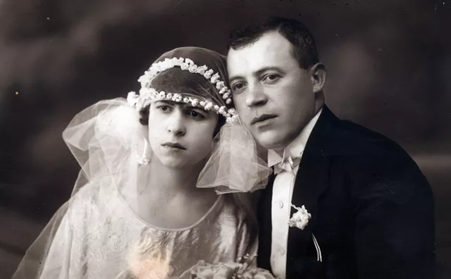 Wedding photo of Shimon and Sarina Gershon