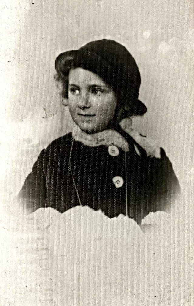 Kemény Andrásné kislánykorában