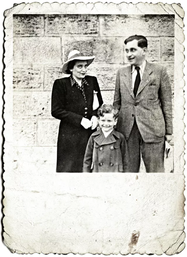 Erzsebet Radvaner with her brother Laszlo Gonczi and his son Adam