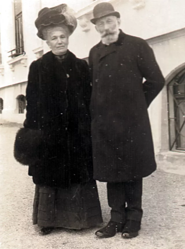 Mor and Emilia Berdach Mor and Emilia Berdach