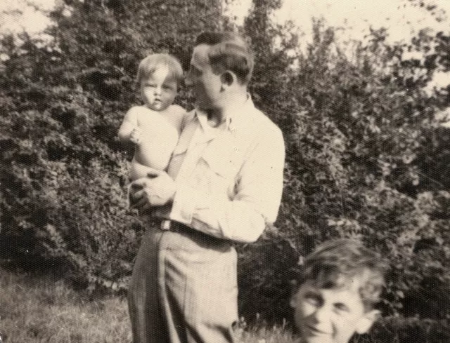 Rudolf Auerbach with his sons