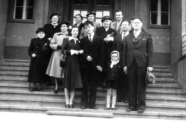 Asaf Auerbach's wedding picture