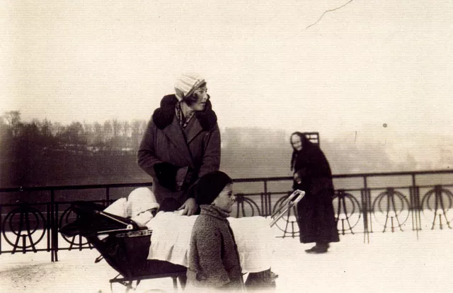 Marie Ginzova and her children Chava and Petr