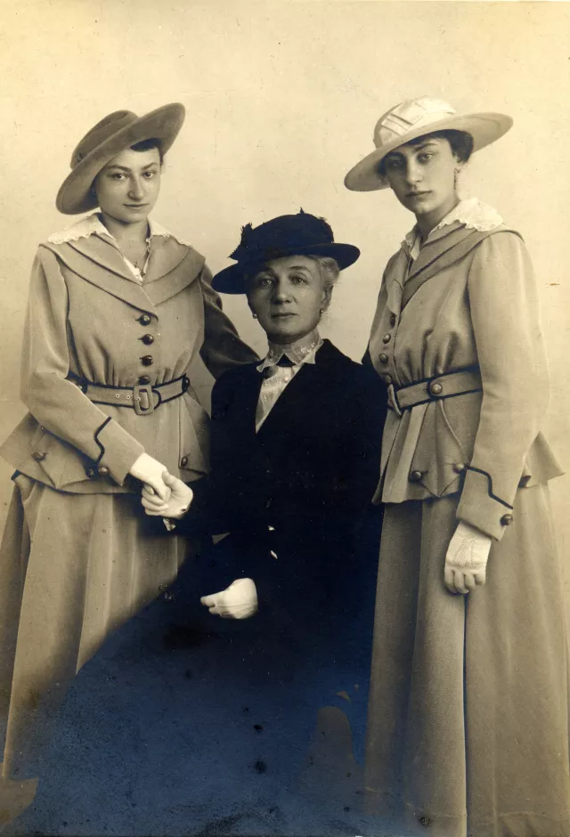 Olga Munkova and Elsa Nachodova with an unknown woman