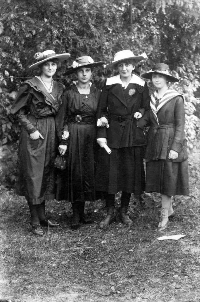 Stella Kotoucova and schoolmates Stella Kotoucova and schoolmates