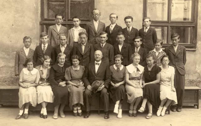 Hana Weinerova at school