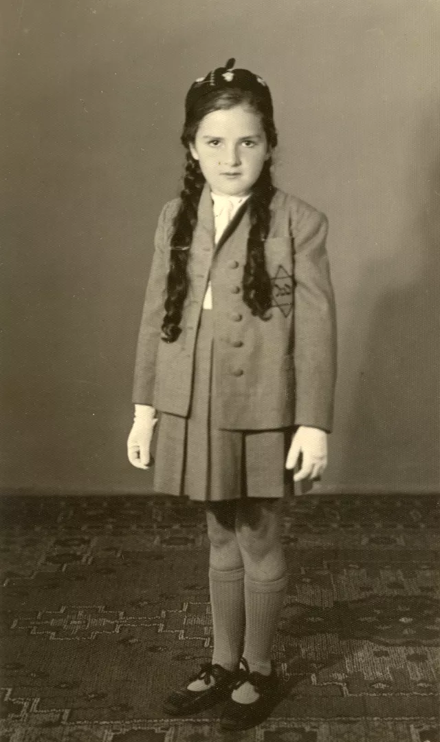 Milena Kohnova with Jewish star