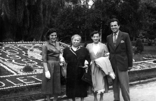Ruth Goetzova with her mother, husband and a friend