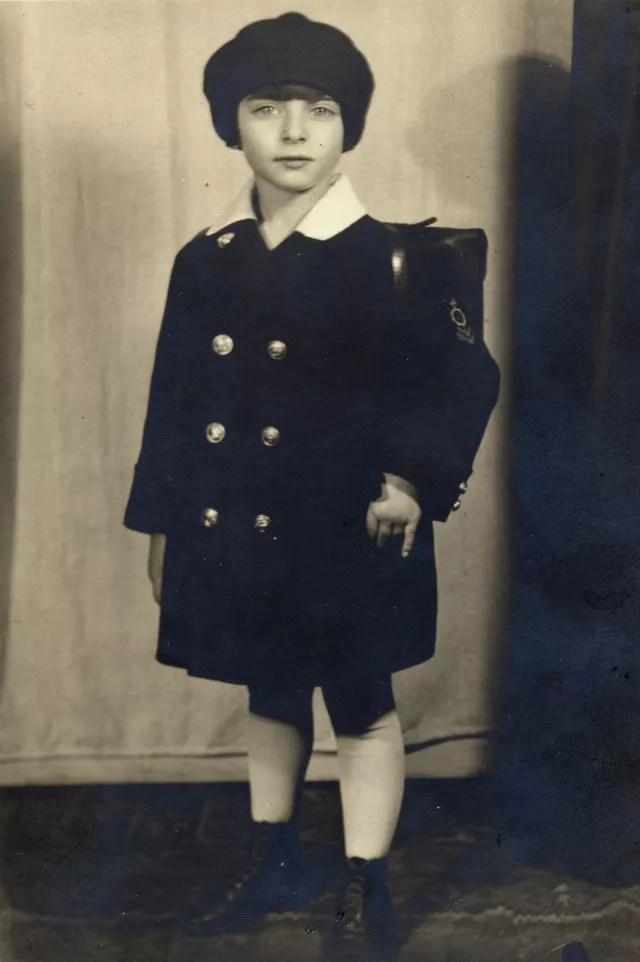 Ruth Goetzova's first day at school