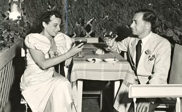 Szécsi Endréné a Balatonnál