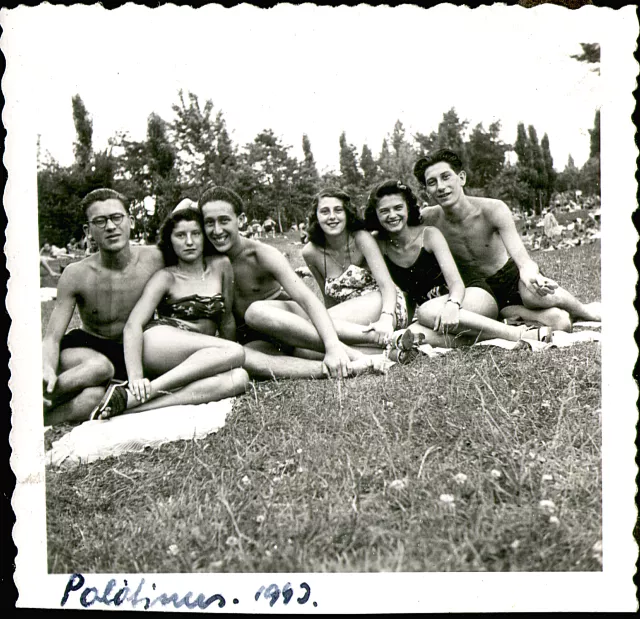 Baráti társaság a Palatinus strandon