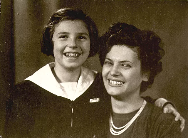 Zinner Endréné a lányával, Judittal