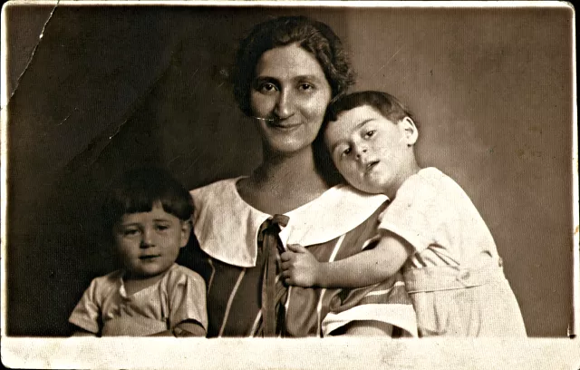 Zinner Simonné gyermekeivel Zinner Simonné gyermekeivel