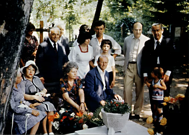 Gömöri Gézáné sírkôállítása