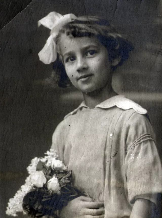 Kárpáti Józsefné kislányként Kárpáti Józsefné kislányként