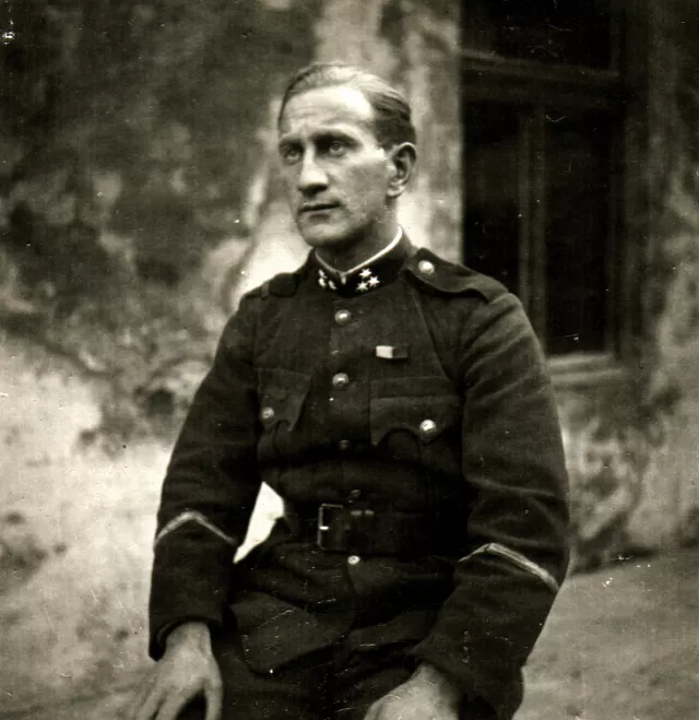 Imre Lunczer as platoon commander in the Hungarian Army