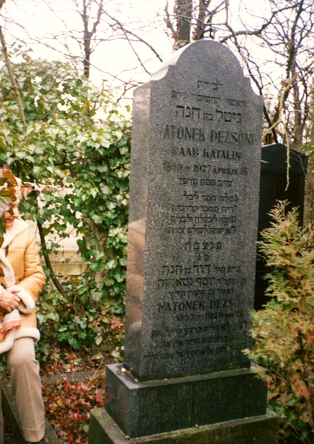 Natonek Dezsõ Dávid és felesége sírköve