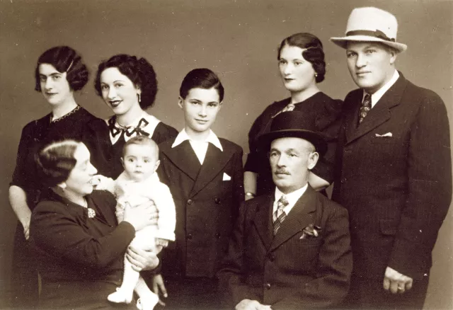 Olga Banyai Olga Banyai