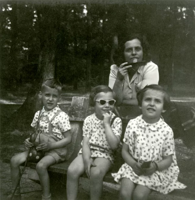 Vázsonyi János felesége és gyermekei