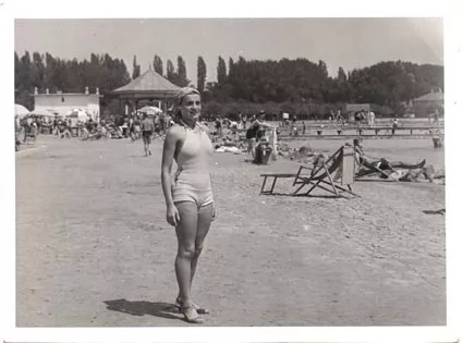 Lea Merenyi on vacation at the Balaton Lea Merenyi on vacation at the Balaton