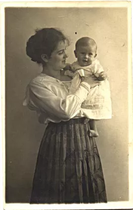 Clairette Schuller with her first daughter, Lea Clairette Schuller with her first daughter, Lea