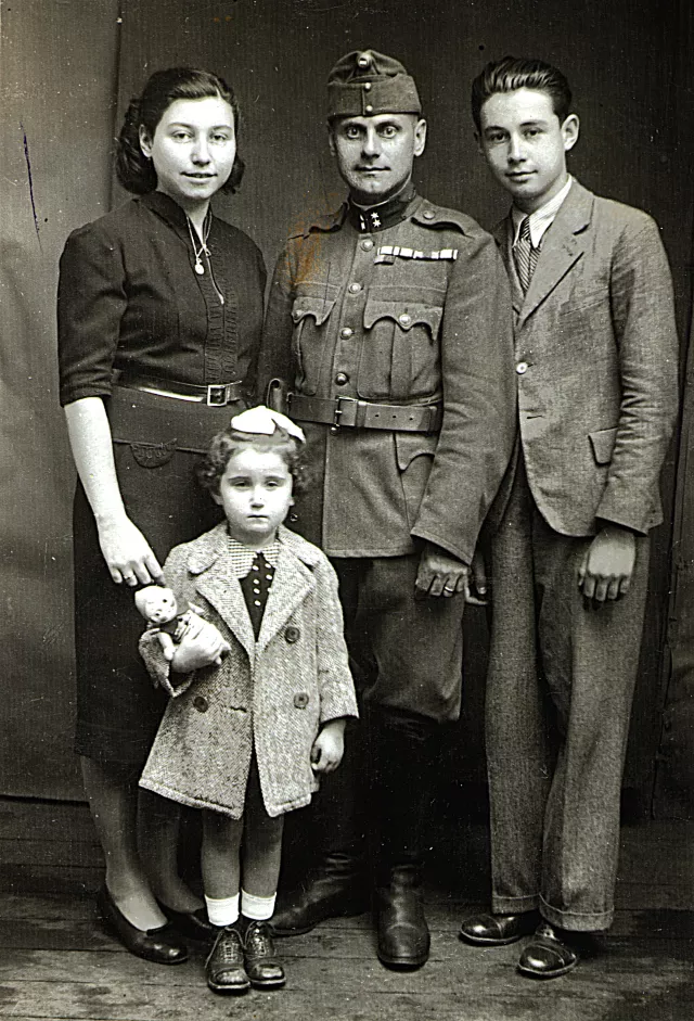 Mark Rosner with his family Mark Rosner with his family