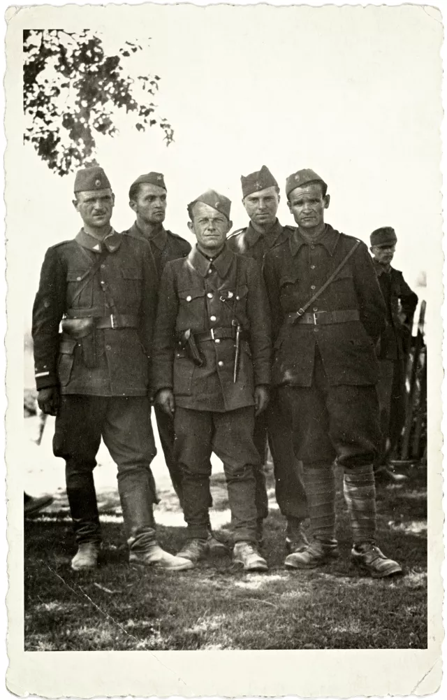 Markovits Pál a csetnik század tisztjei között