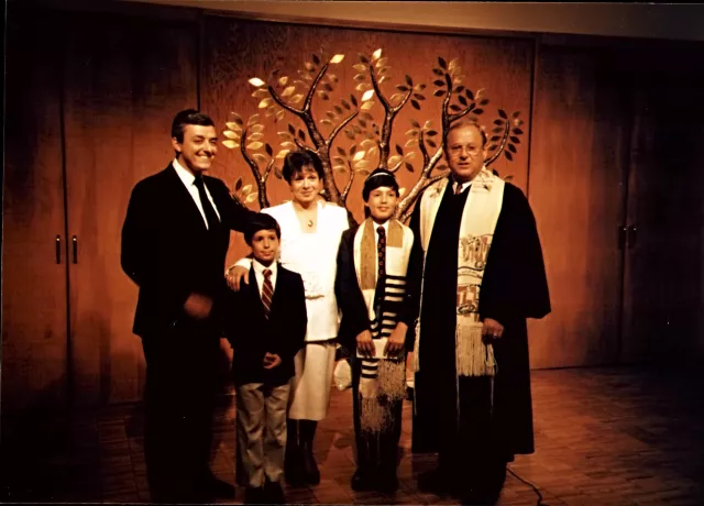 Dóczi Sándorné unokájának bár micvója