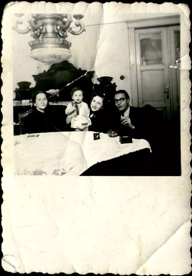 Dóczi Sándorné lánya egyéves korában