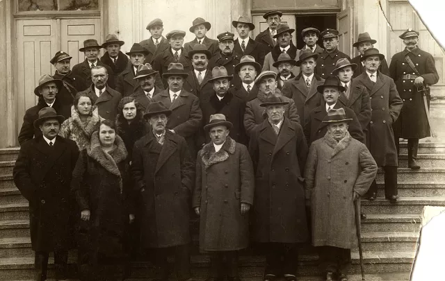 Mojzesz Horowitz and his co-workers