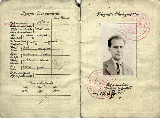 Passport of Alfred Borowicz