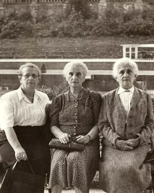 Maria Horowitz, Paulina Szmoszowa and Leopolda Grünwald