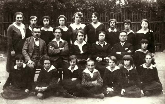 The class photograph of Apolonia Starzec