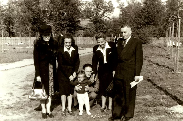 Apolonia Starzec with her sister Irena Kirszenbaum and friend Niusia Wasowska
