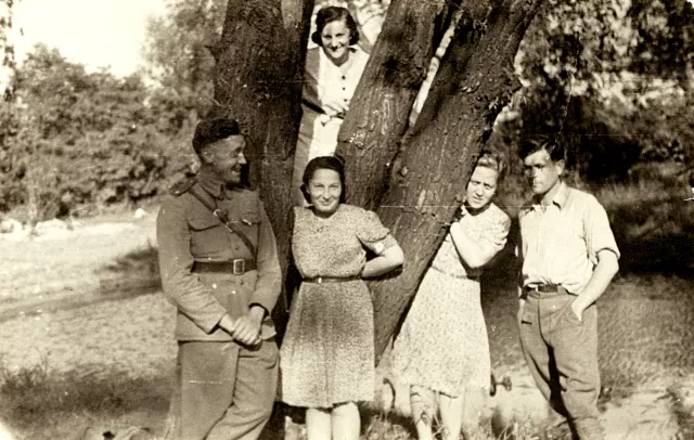 Apolonia Starzec with friends