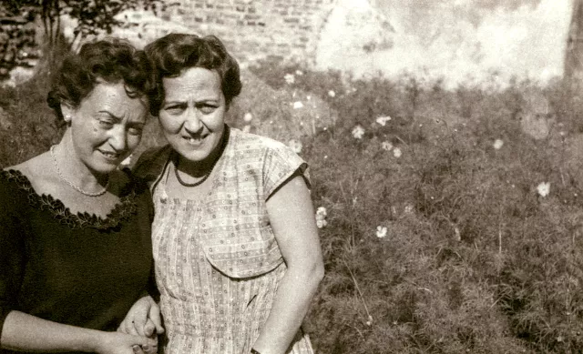 Apolonia Starzec with her sister Irena Kirszenbaum