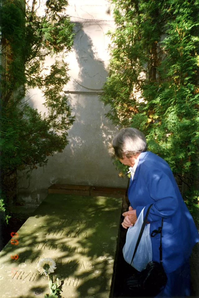 Apolonia Starzec visiting the Irena Solska's tumb