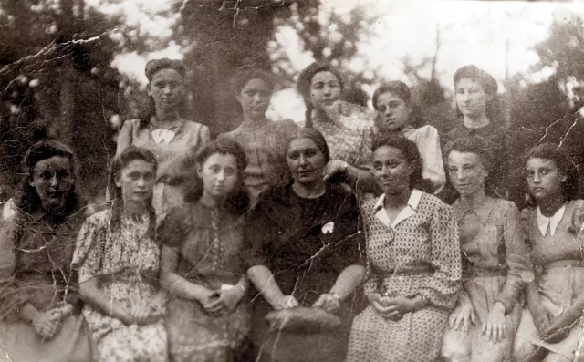 Estera Migdalska with her class in the USSR