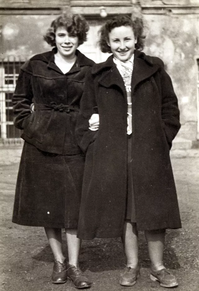 Estera Migdalska with her friend Zosia Plichowska